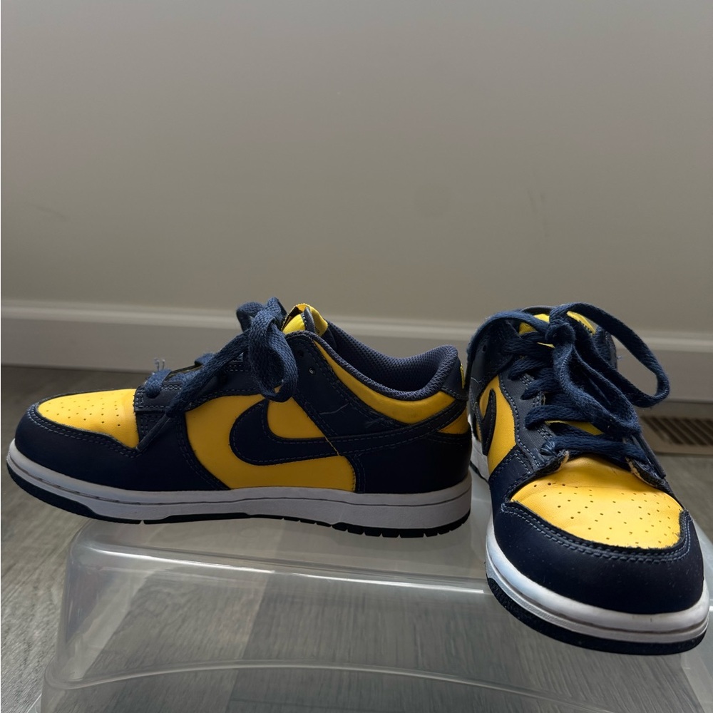 Nike dunk Kids Navy and Yellow Sneakers